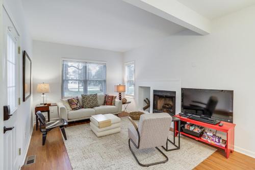 South Haven Apartamento | Walk to Lake Michigan - South Haven Condo!