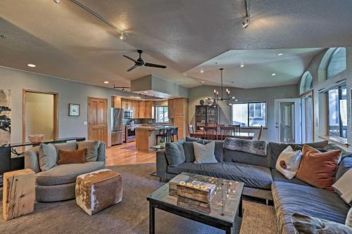 Frisco Apartamento | Walk to Main St Frisco Condo with Furnished Deck