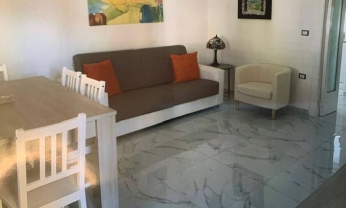 Pietramelara Apartamento | Walk to Markets Private Backyard+Free Parking English Help