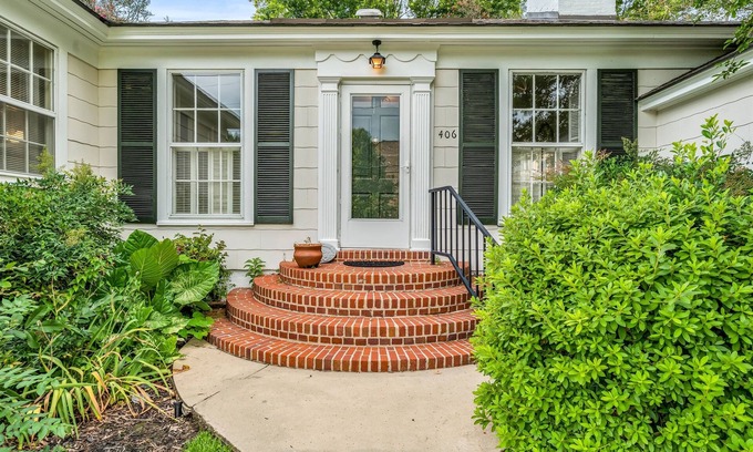 Starkville Casa | Walk to MSU | Cozy | Smart TVs