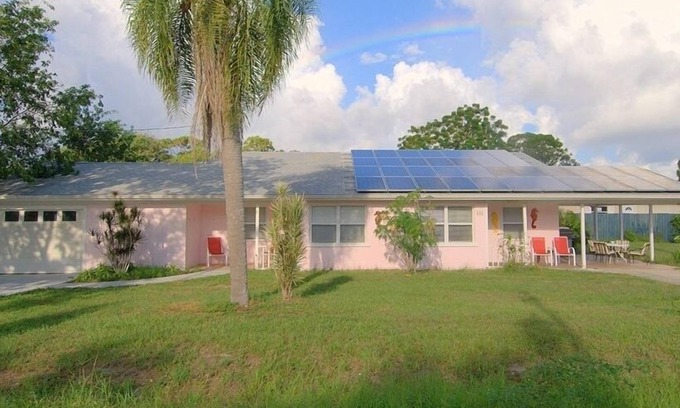 Laurel Villa | 411 Shore Rd - .5mi a pie de la playa de Nokomis - Wi-Fi, televisión de alta definición, servicios que admiten mascotas