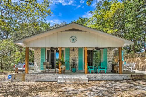 Atlantic Beach Casa | Walk to Ocean Home with Fire Pit in Atlantic Beach