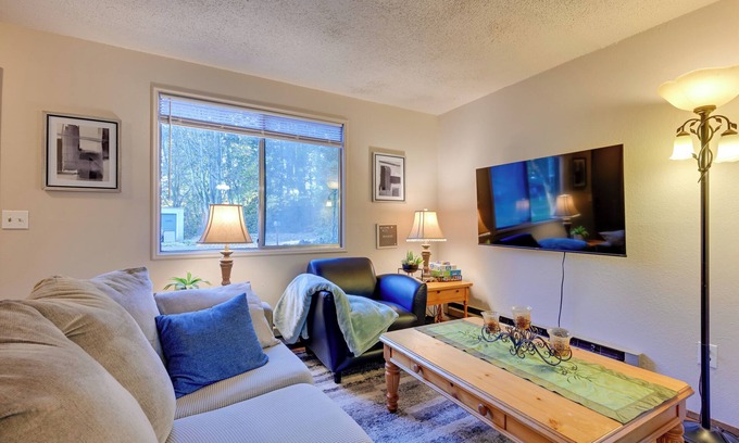 Northwest Olympia Apartamento | Walk to Parks & Bay: Olympia Duplex w/ Fenced Yard