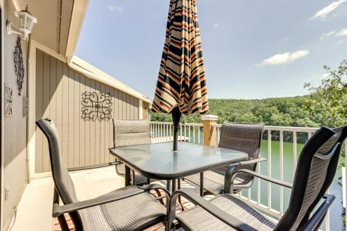 Osage Beach Apartamento | Walk to Pool and Lake Cozy Osage Beach Condo