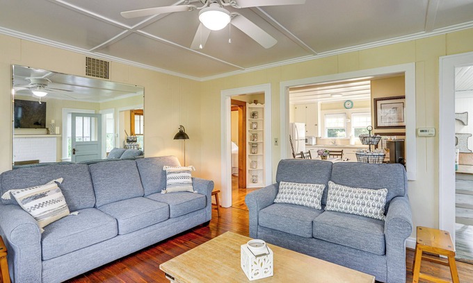 Huron Casa | Walk to Private Beach: Lake Erie Retreat w/ Yard!