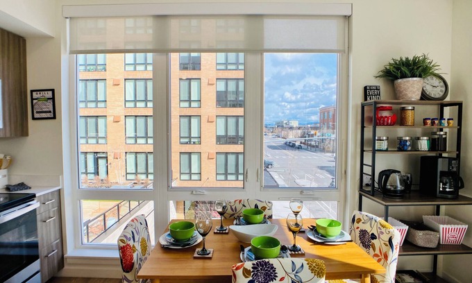 East Central Apartamento | Walk To River Front Park & Convention Center +Free Assigned Parking