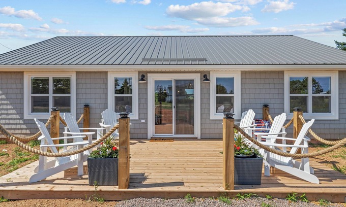 Darnley Cabaña | Walk To Stunning Beach- Cottage With Hot Tub- Little Sandy Cottage Darnley PEI