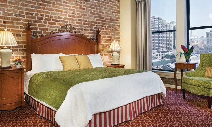 Central Business District Complejo | Walk to Superdome! 4-star resort. King Bedroom+ LR Queen pull-out. Full Kitchen.