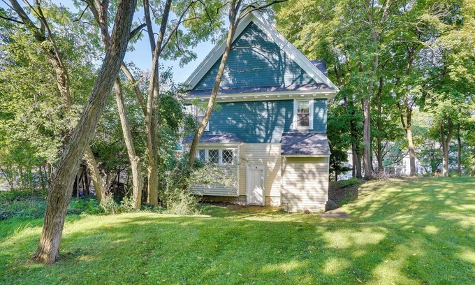 Eastside Cabaña | Walk to Syracuse Campus: Family-friendly Home!