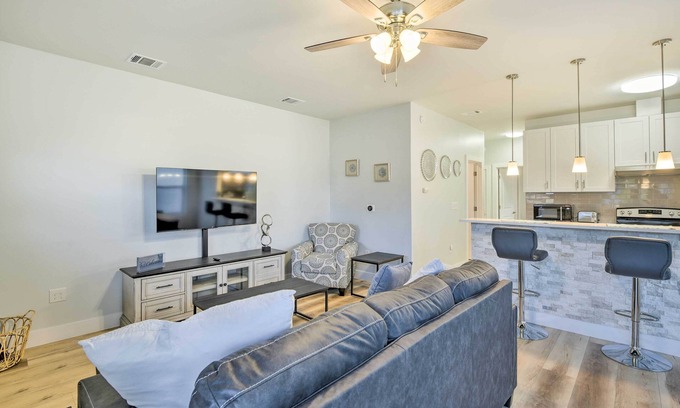 Fort Worth Apartamento | Walk to TCU: Fort Worth Retreat w/ Balcony!