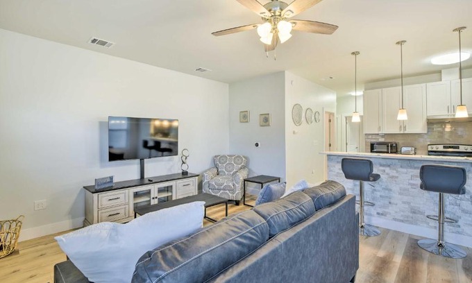 Fort Worth Apartamento | Walk to TCU Fort Worth Retreat with Balcony!