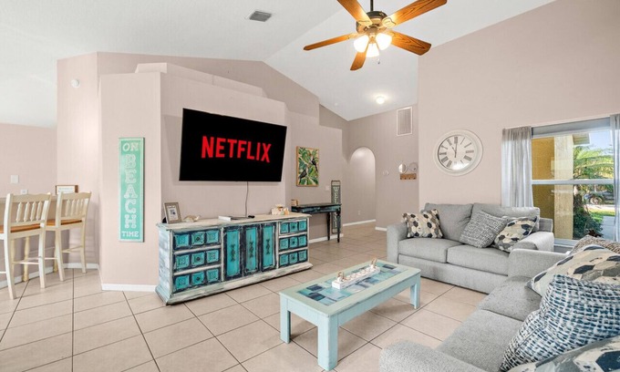 Indialantic Casa | Walk to the Beach - 3/2 Beach Themed Townhome