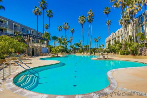 Townsite Casa | Walk to the Beach Balcony Sunset Ocean Views