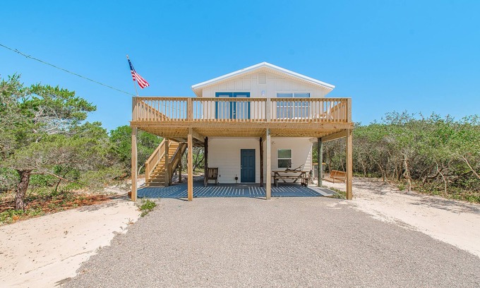 Surf Side Shores Casa | Walk to the beach! Pet friendly cottage/beach on Fort Morgan Peninsula.