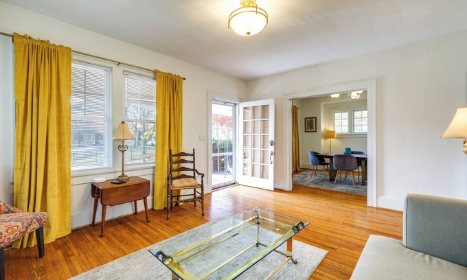 Roanoke Apartamento | Walk to The Grandin Theatre: Roanoke Unit w/ Yard!
