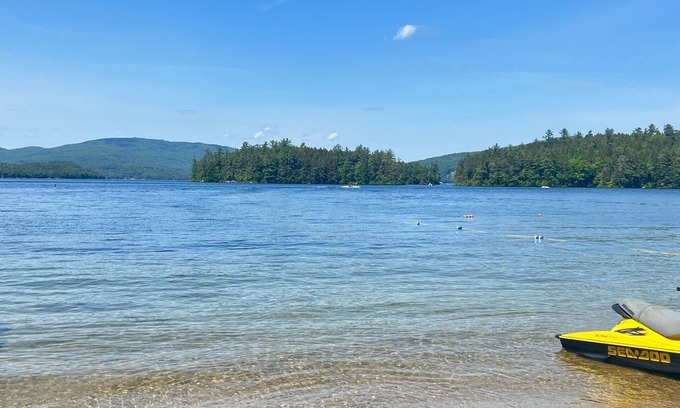 Bristol Casa | Walk to the Lake! Bike, Hike, RELAX! Beautiful setting, steps to Newfound Lake.