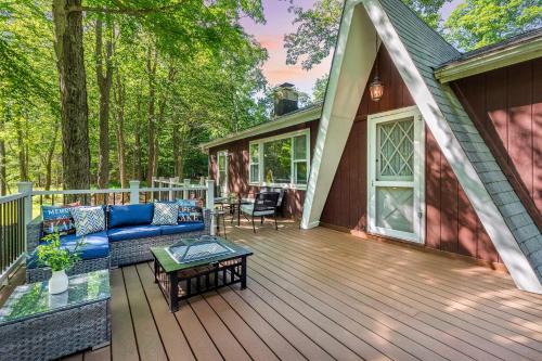 Pocono Lake Casa | Walk to the Lake Firepit and Sunroom Tomhickon