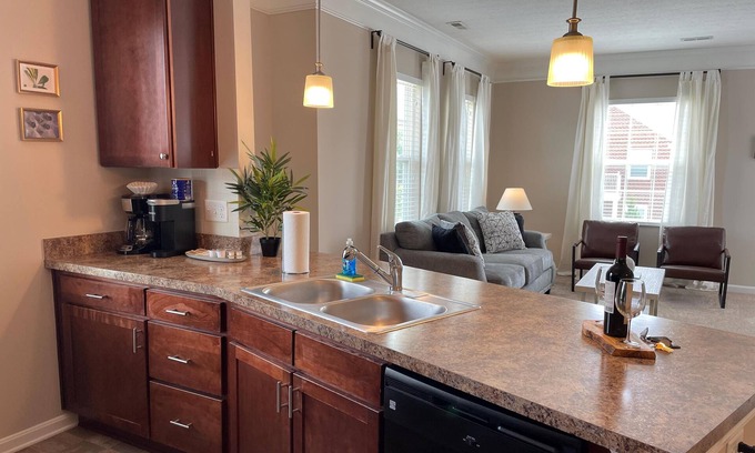 Westerville Apartamento | *Walk To The Park*2BR*Washer+Dryer*Pool*Gym