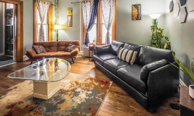 South Green Apartamento | Walk to Trinity Hartford 2BR Gem Barry Square