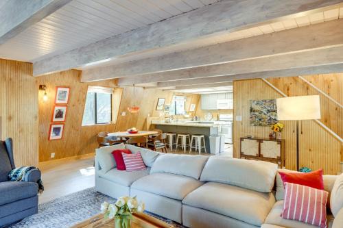 Pine Mountain Club Casa | Walk to Village Cozy Cabin in Pine Mountain Club!