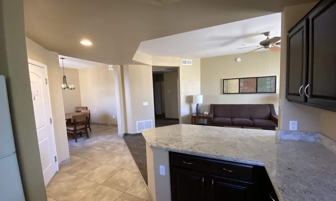 North Scottsdale Complejo | Walk to Waste Management Open. Hilton 1 Bedroom Suite. N. Scottsdale