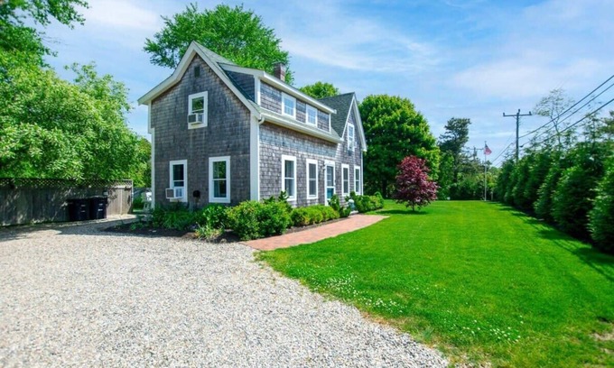 East Harwich Casa | Walk to Water Access to Hiking Trails!