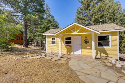 Green Valley Lake Casa | Walk to Water Cozy Cabin in Green Valley Lake!