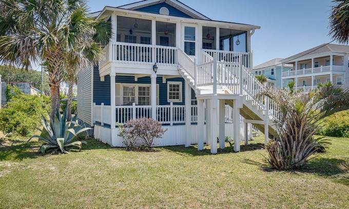 Atlantic Beach Casa | Walk to Water: Coastal-Chic Home Near Myrtle Beach