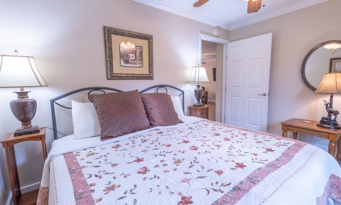 Mars Hill Cabaña | Walk your dog to Mars Hill University and Town Center from the Cascade Cottage