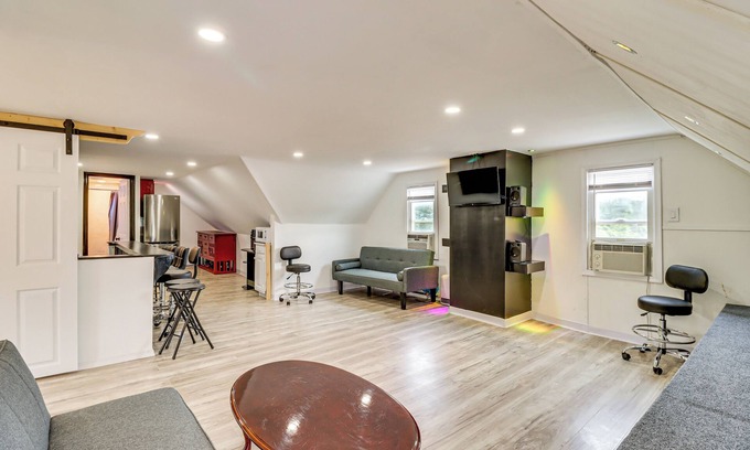 Arlington Heights Casa | Walkable Abode in Stroudsburg's Business District!