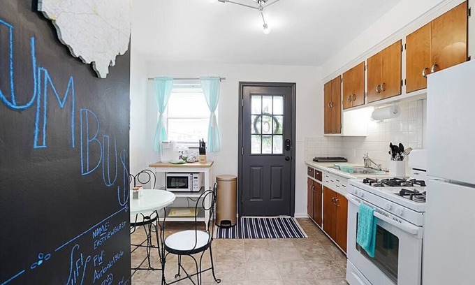 Grandview Heights Apartamento | Walkable and Lively Neighborhood! | Close to Campus