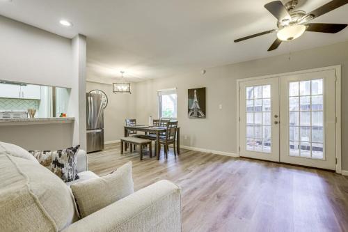 Houston Apartamento | Walkable Condo in Uptown 2 Mi to Houston Galleria