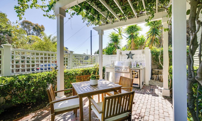 South Park Cabaña | Walkable Cottage Near Balboa Park w/ Yard & Grill!