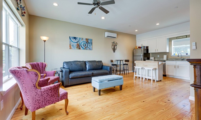Central Business District Condominio | Walkable Downtown Apt w/ Game Room!