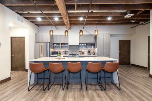 Downtown Spokane Apartamento | Walkable Downtown Loft with King Bed & Self Check in