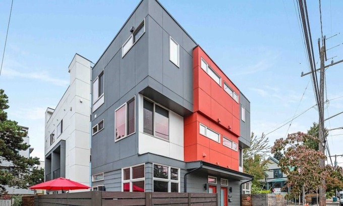 Ballard Casa | Walkable in Heart of Ballard