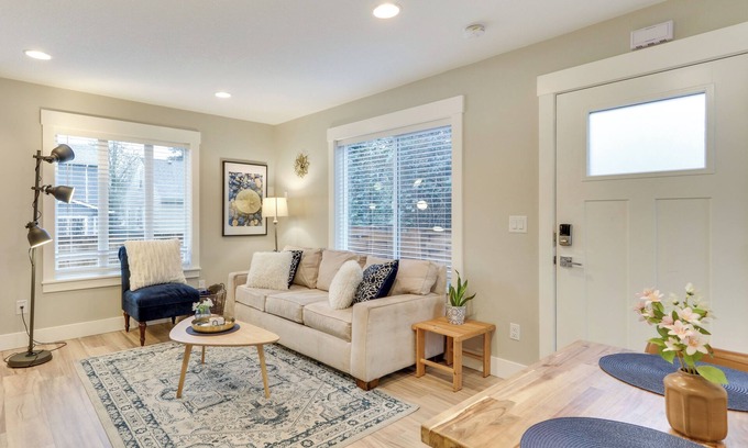 St. Johns Casa | Walkable Portland Stay in St Johns District