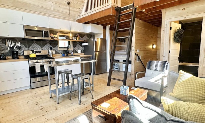 Bar Harbor Casa | Walkable Studio in Downtown Bar Harbor [Sea Smoke]
