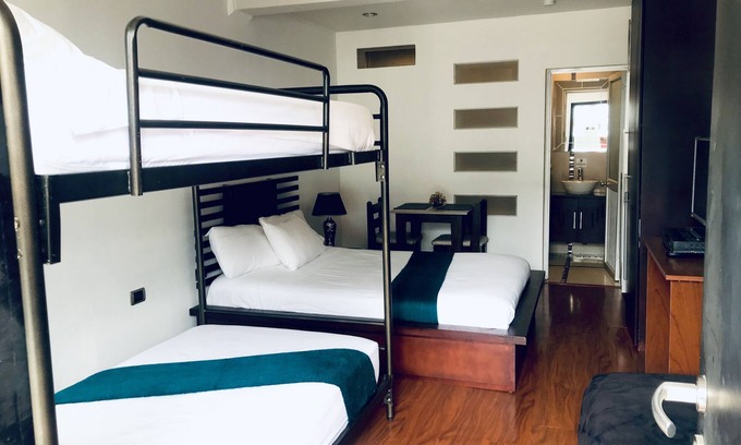 Cuenca Apartamento | Puede Caminar: Centro, Estadio. Camas Queen+Literas, Planta Baja +Terraza 2-Piso