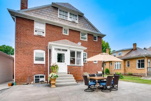 Zelienople Casa | Walkable Zelienople Home with Patio and Grill!