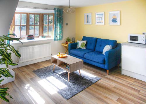 Bury St Edmunds Casa | Walking distance to hospital and town with free off-road parking