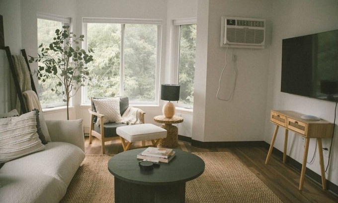 East Hillside Apartamento | Walking Distance from Hospitals, Lake-walk and Restaurants