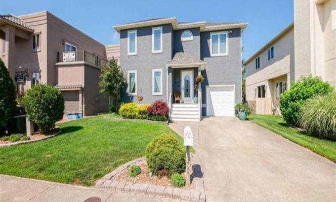 Margate City Casa | Walking distance to beach, JCC, tennis, court, docks, ball fields