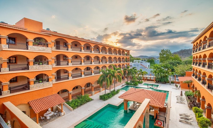 Playa Chahué Condominio | Walking distance to amenities and beach