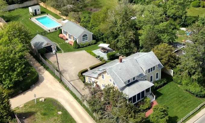 Katama Casa | Walking distance to downtown Edgartown w Heated Pool and Guest House!