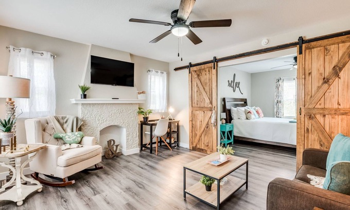 Wichita Apartamento | Walking Distance to Downtown Wichita - In Unit W/D!