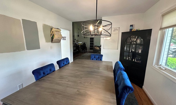 Chevy Chase Casa | Walking distance to NIH, the Metro, and Rock Creek Park.