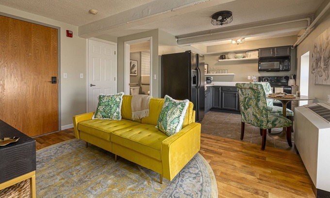 Carbondale Apartamento | Walking Distance to Campus, Food & Entertainment!