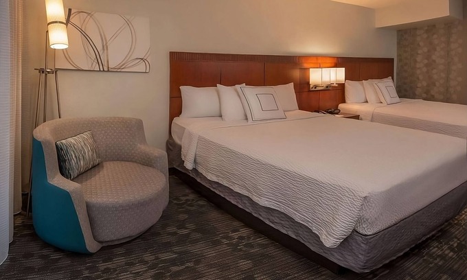 Rosslyn Apartamento | Walking Tour at The Capitol! TWO Convenient 2BR Suites, Onsite Parking!