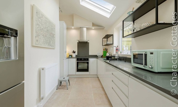 Burford Cabaña | Wall Cottage